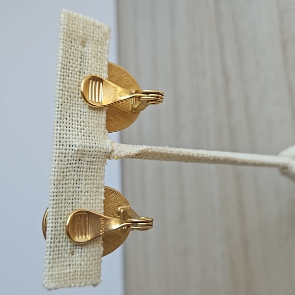 Vintage Monet Purple and Gold Clip Earrings - Picture 3 of 5